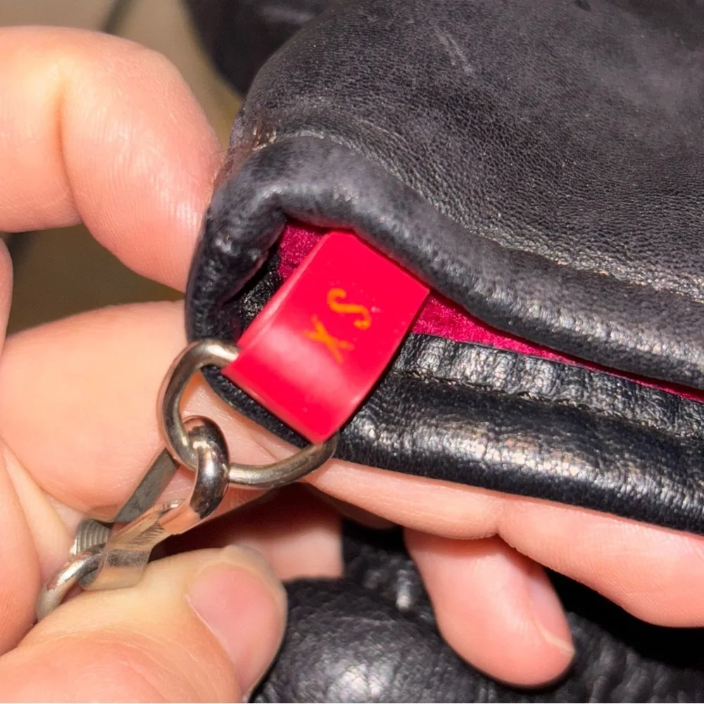 Vintage Weiss Black Leather Mittens with Red faux fur Lining